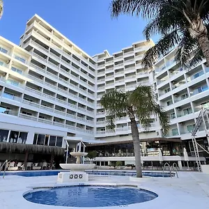 Hotel Parasol By Dorobe ****
